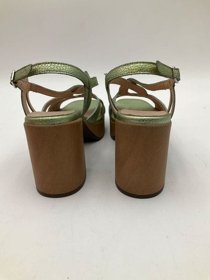 WONDERS, modèle Violeta L-1402, paire de...