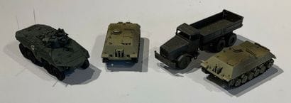 Lot de véhicules militaires de la marque...