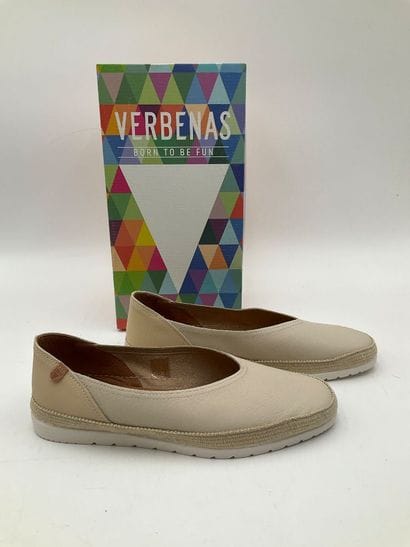 VERBENAS, modèle Noélia beige, taille 41.
État...