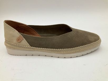 VERBENAS, modèle Noélia kaki, taille 37.
État...