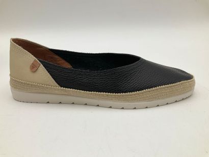 VERBENAS, modèle Noélia ,taille 36.
État...