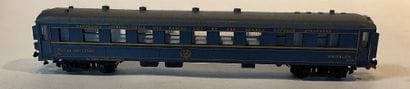 Lot de 7 wagons de la SNCF, et un wagon de...