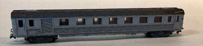 Lot de 7 wagons de la SNCF, et un wagon de...