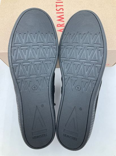 ARMISTICE, modèle Stone Mid Cut noir, taille...