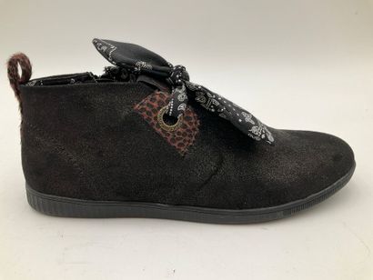 ARMISTICE, modèle Stone Mid Cut noir, taille...