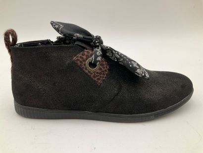 ARMISTICE, modèle Stone Mid Cut noir, taille...