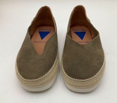 VERBENAS, modèle Noélia kaki, taille 37.
État...