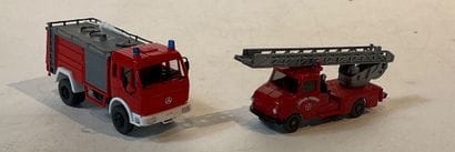 Lot de véhicules de pompiers de marques PRALINÉ,...