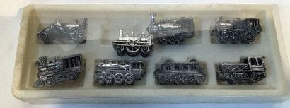 Lot de pièces de rechange pour wagons, locomotives...