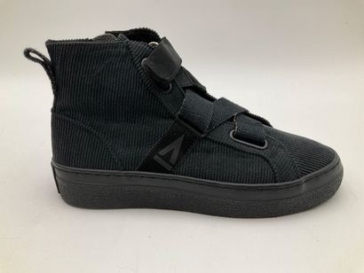 ARMISTICE, modèle Onyx Cross Carbone, taille...