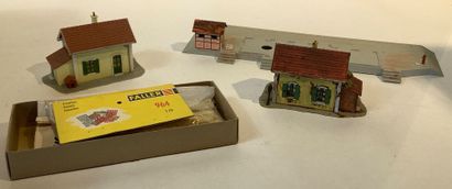 Lot de bâtiments de décorations de marque...