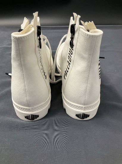 PALLADIUM, Pampa 2 Back Zip model, size 40,...