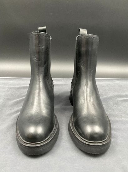 INUOVO, size 37, black leather ankle boots,...