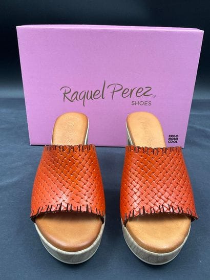 RAQUEL PEREZ, Model RAGU 02, size 37, pair...