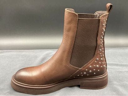INUOVO, size 39, brown leather ankle boots,...