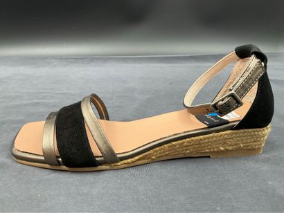 GAIMO, PERRY model, size 36, pair of sandals,...