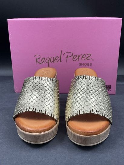 RAQUEL PEREZ, Model RAGU 02, size 36, pair...