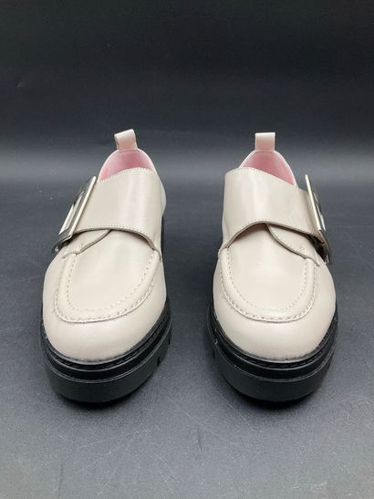 DANSI, leather, size 36, white/beige.
Like-new...