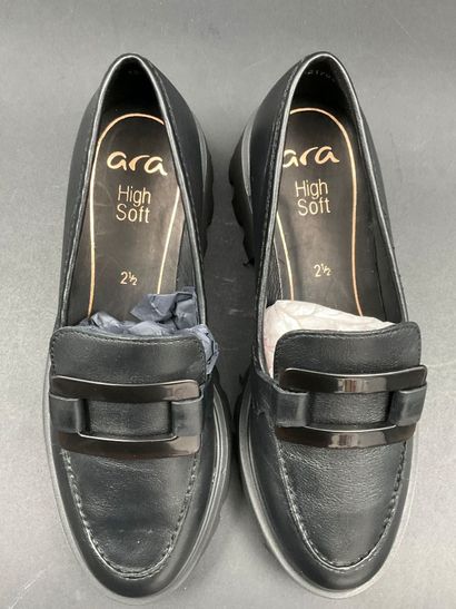 ARA, OXFORD-style loafers, size 35. Black...