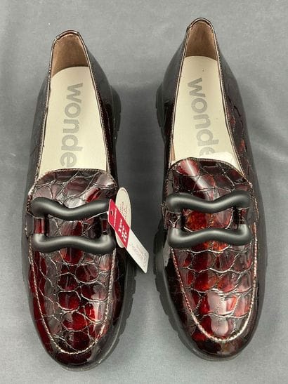 WONDERS, Size 41, Barbun model, dark red...