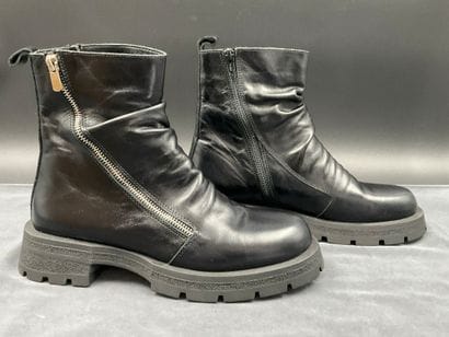 INUOVO, size 38, black zippered ankle boots,...