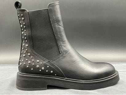INUOVO, size 36, black leather ankle boots,...