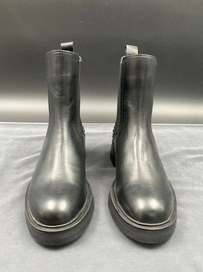 INUOVO, size 36, black leather ankle boots,...