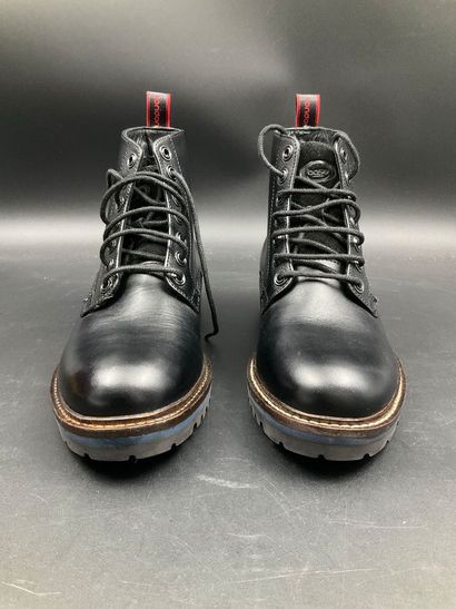 BASE LONDON, Monte, leather, size 40, black.
Like-new...