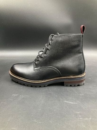 BASE LONDON, Monte, leather, size 40, black.
Like-new...