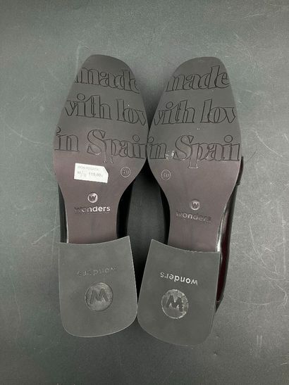 WONDERS, Regata, leather, size 40, black.
Like-new...