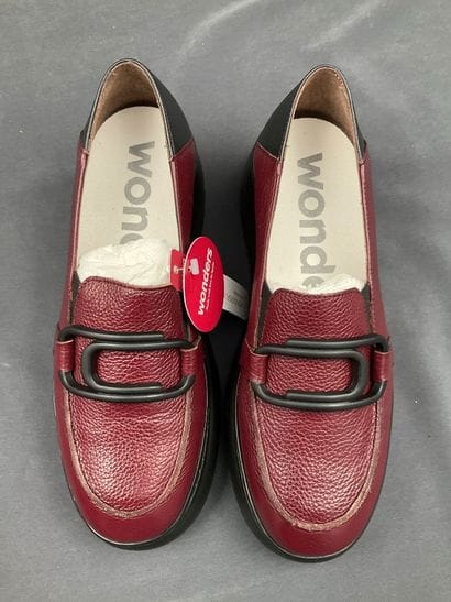 WONDERS, Size 35, Nora Wild style, burgundy...