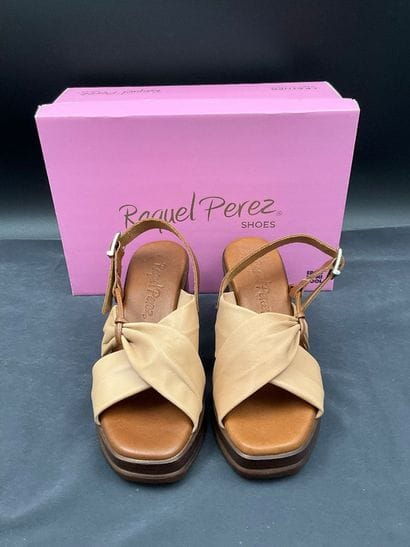 RAQUEL PEREZ, PETRONA model, size 41, pair...