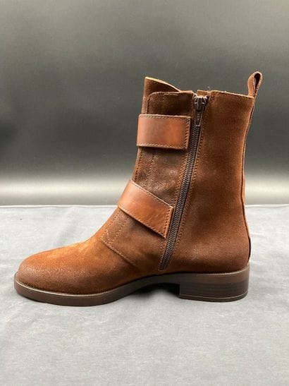 EMANUELE CASTRO, Size 36, Style 2113, brown...