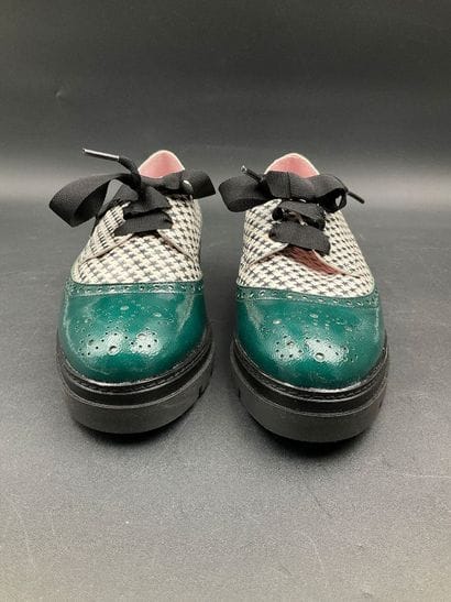 DANSI, leather, size 36, green/black.
Like-new...