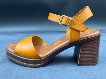 RAQUEL PEREZ, PERSEFONE model, size 41, pair...