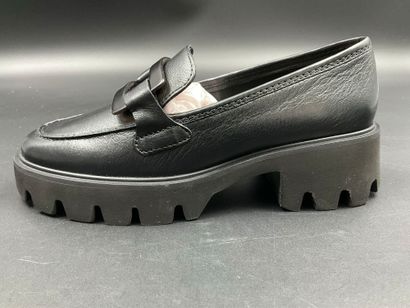 ARA, OXFORD-style loafers, size 35. Black...