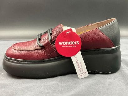 WONDERS, Size 35, Nora Wild style, burgundy...
