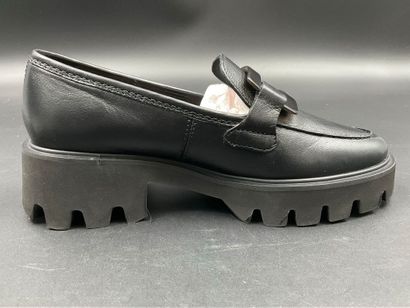 ARA, OXFORD-style loafers, size 35. Black...