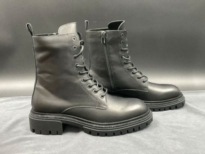 INUOVO, size 36, lace-up and zip-up ankle...