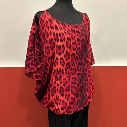ROBERTO CAVALLI Beachwear 
Red and black...