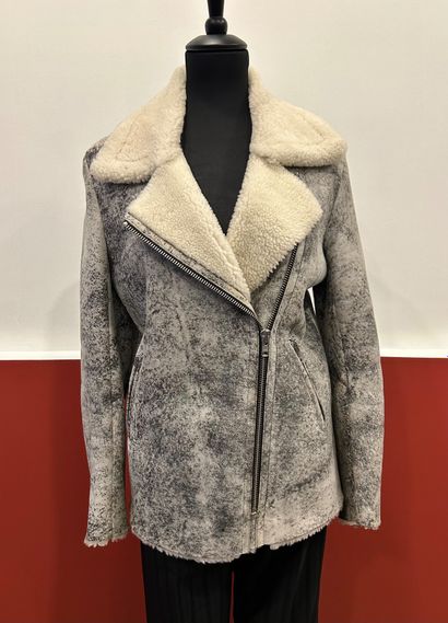 SANDRO 
100% sheepskin leather 
