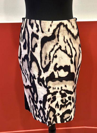 DIANE VON FURSTENBERG 
Leopard print skirt...
