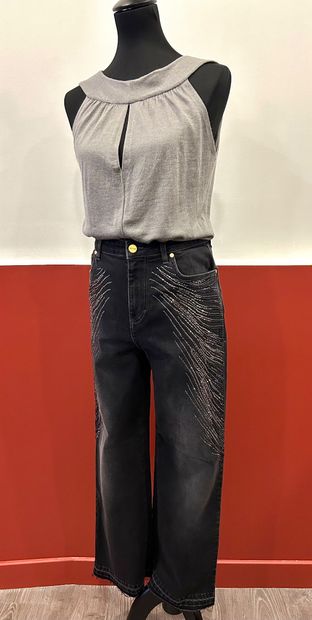 ROBERTO CAVALLI
Flared jeans in gray denim...