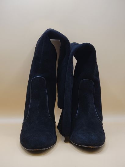 SERGIO ROSSI
Pair of black suede and leather...