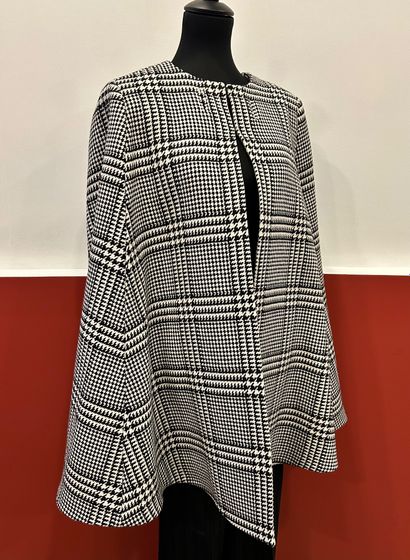 ROBERTO CAVALLI
Black and white houndstooth...