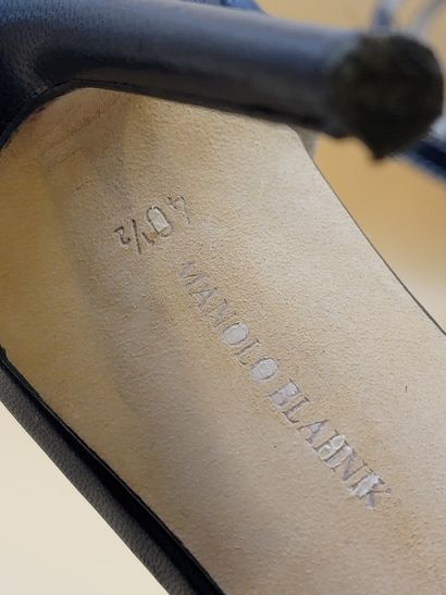 MANOLO BLAHNIK
Paire de sandales à talons...