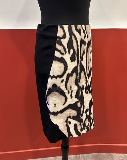 DIANE VON FURSTENBERG 
Leopard print skirt...