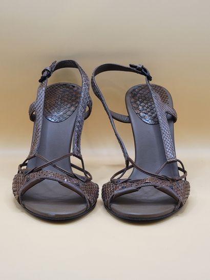BOTTEGA VENETA 
Paire de sandales à talons...