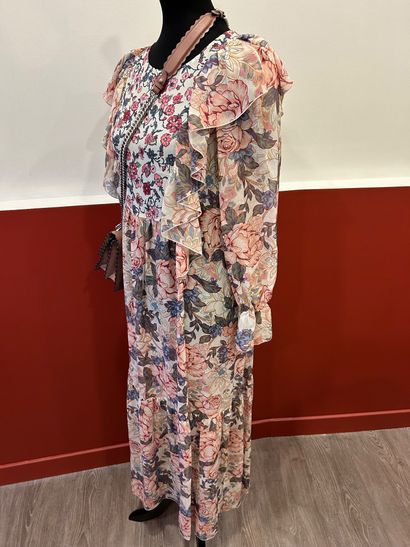 SEE BY CHLOE 
100% silk dress with rose motif...