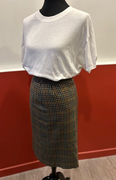 BURBERRYS 
Multicolored houndstooth skirt...